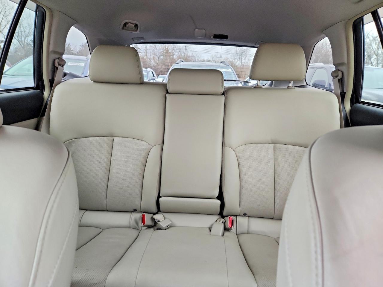 2011 SUBARU OUTBACK 2.5I LIMITED photo 10
