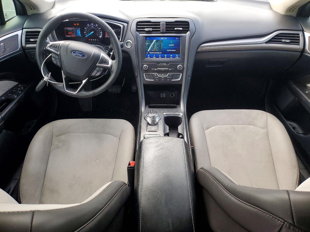 2020 FORD FUSION SE photo 8