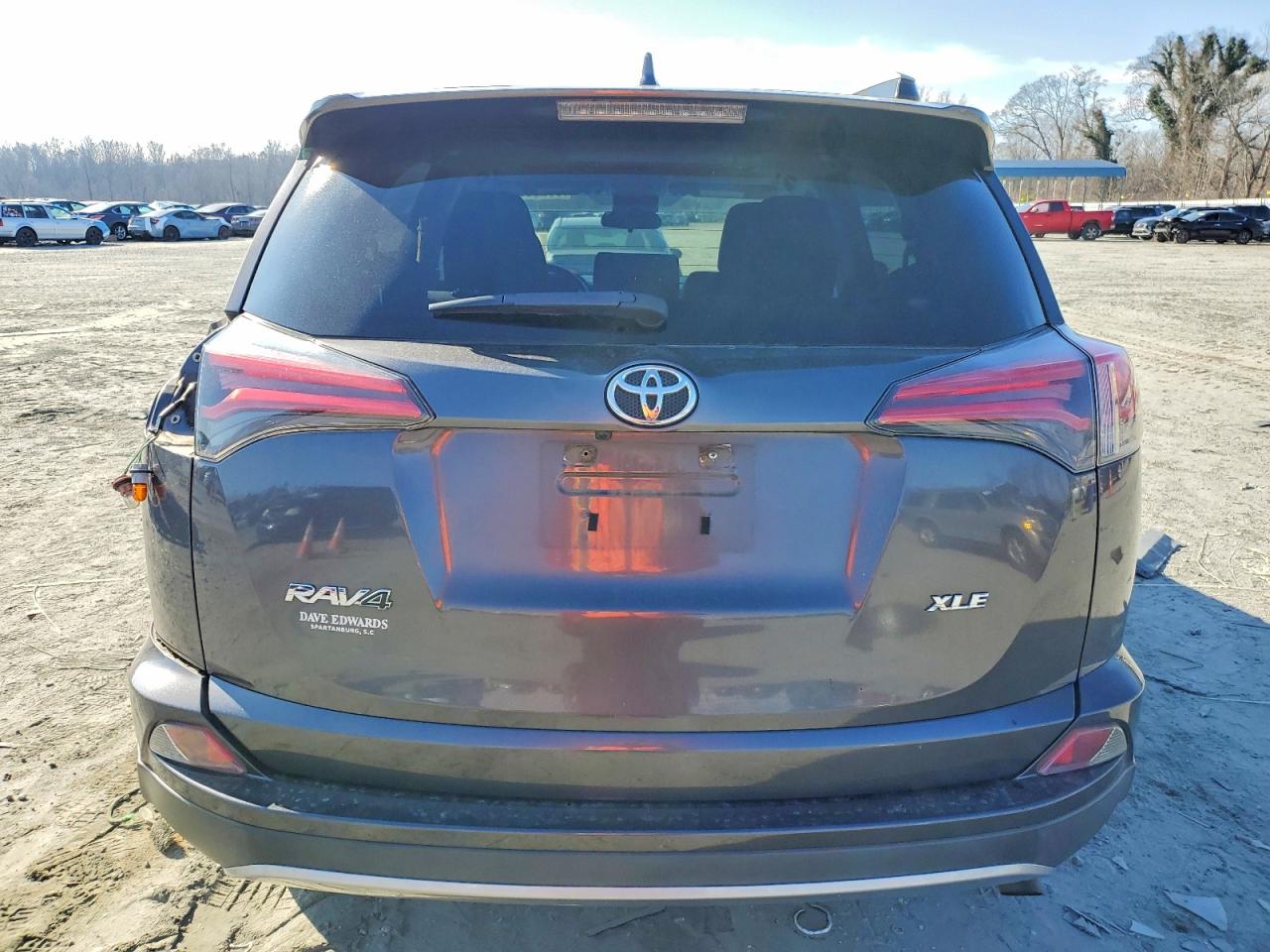 2017 TOYOTA RAV4 XLE photo 6