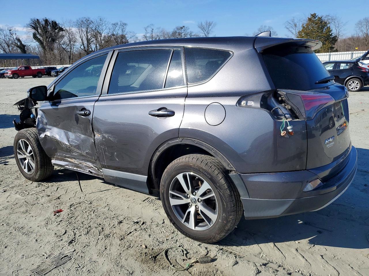 2017 TOYOTA RAV4 XLE photo 2