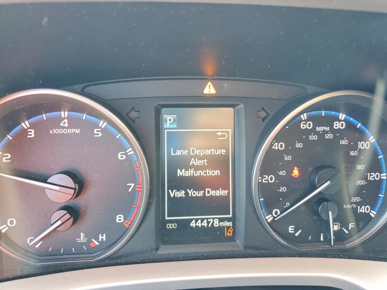 2017 TOYOTA RAV4 XLE photo 9