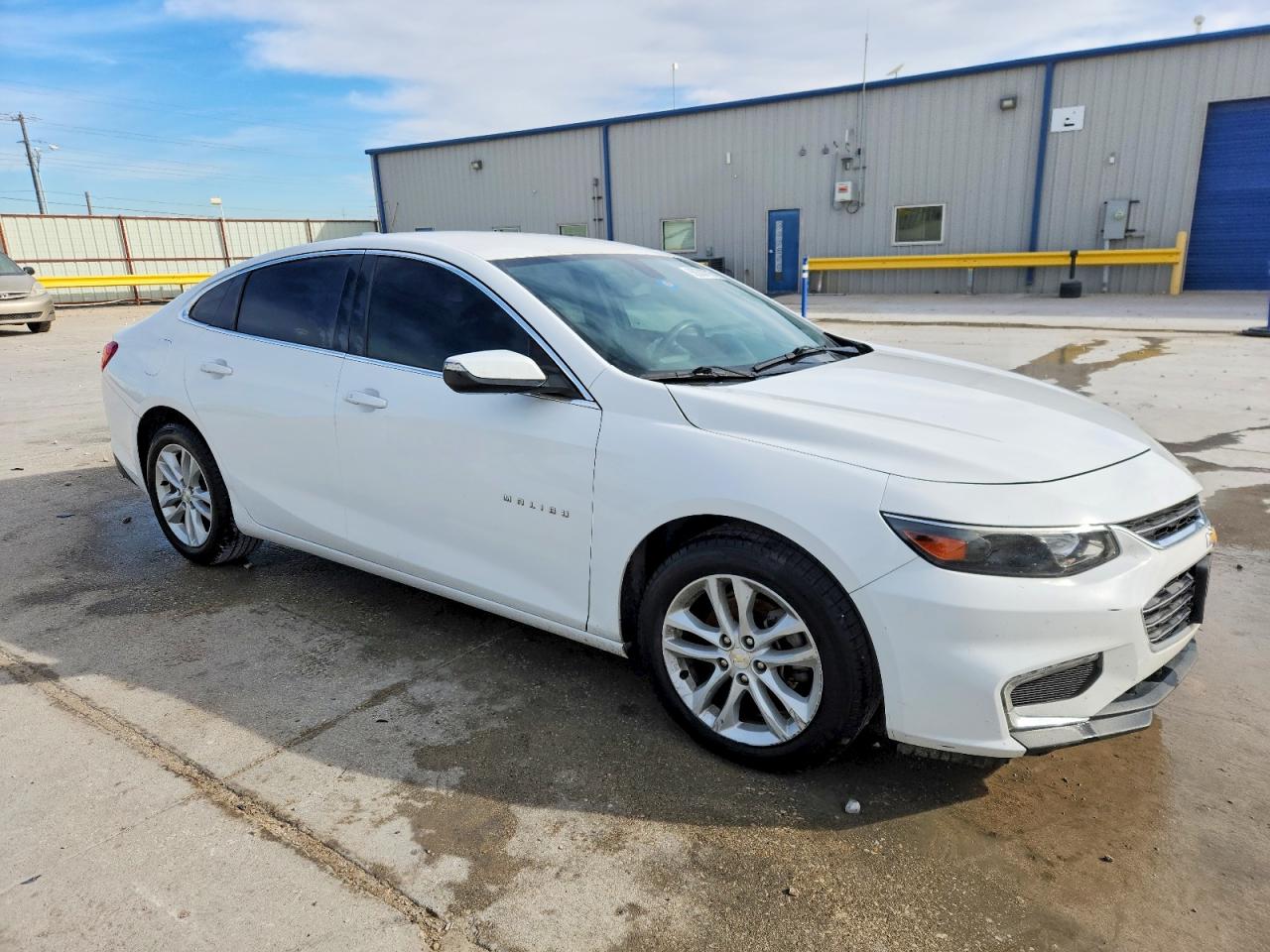 2016 CHEVROLET MALIBU LT photo 4