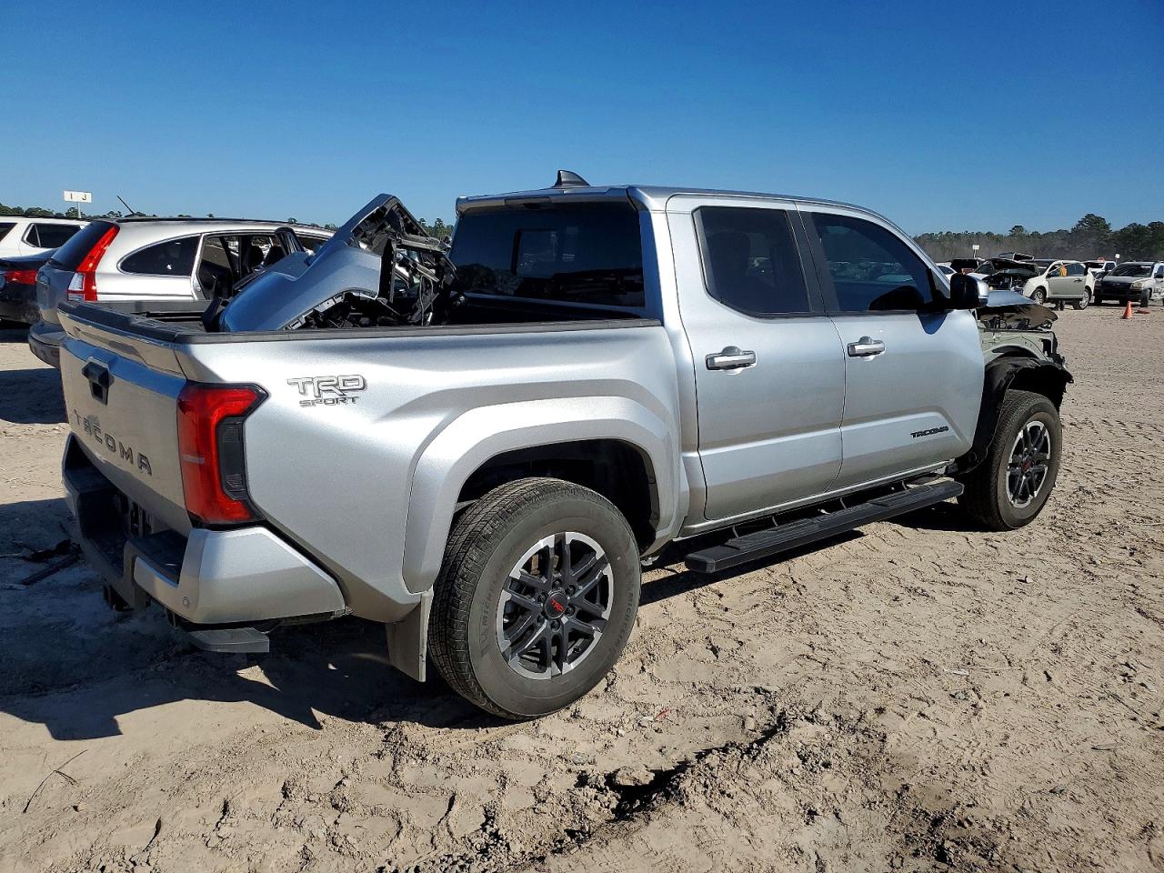 2024 TOYOTA TACOMA DOUBLE CAB photo 3