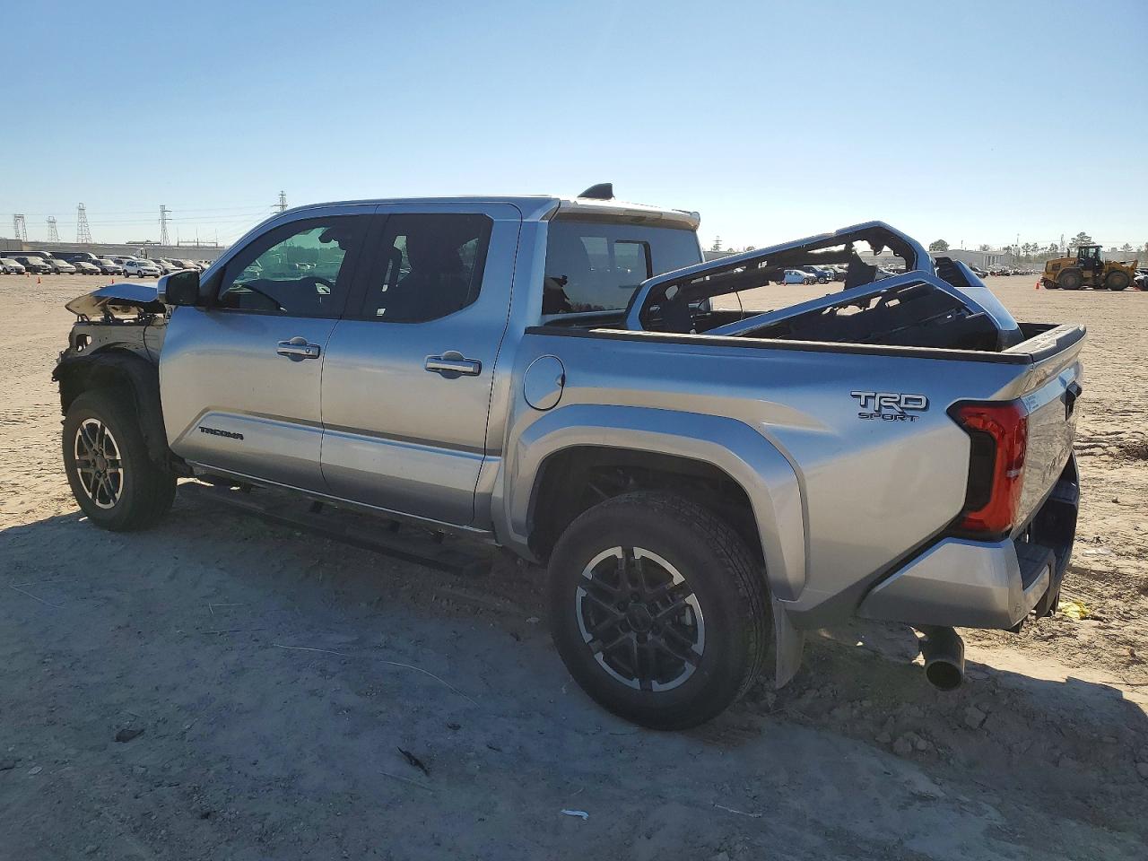 2024 TOYOTA TACOMA DOUBLE CAB photo 2