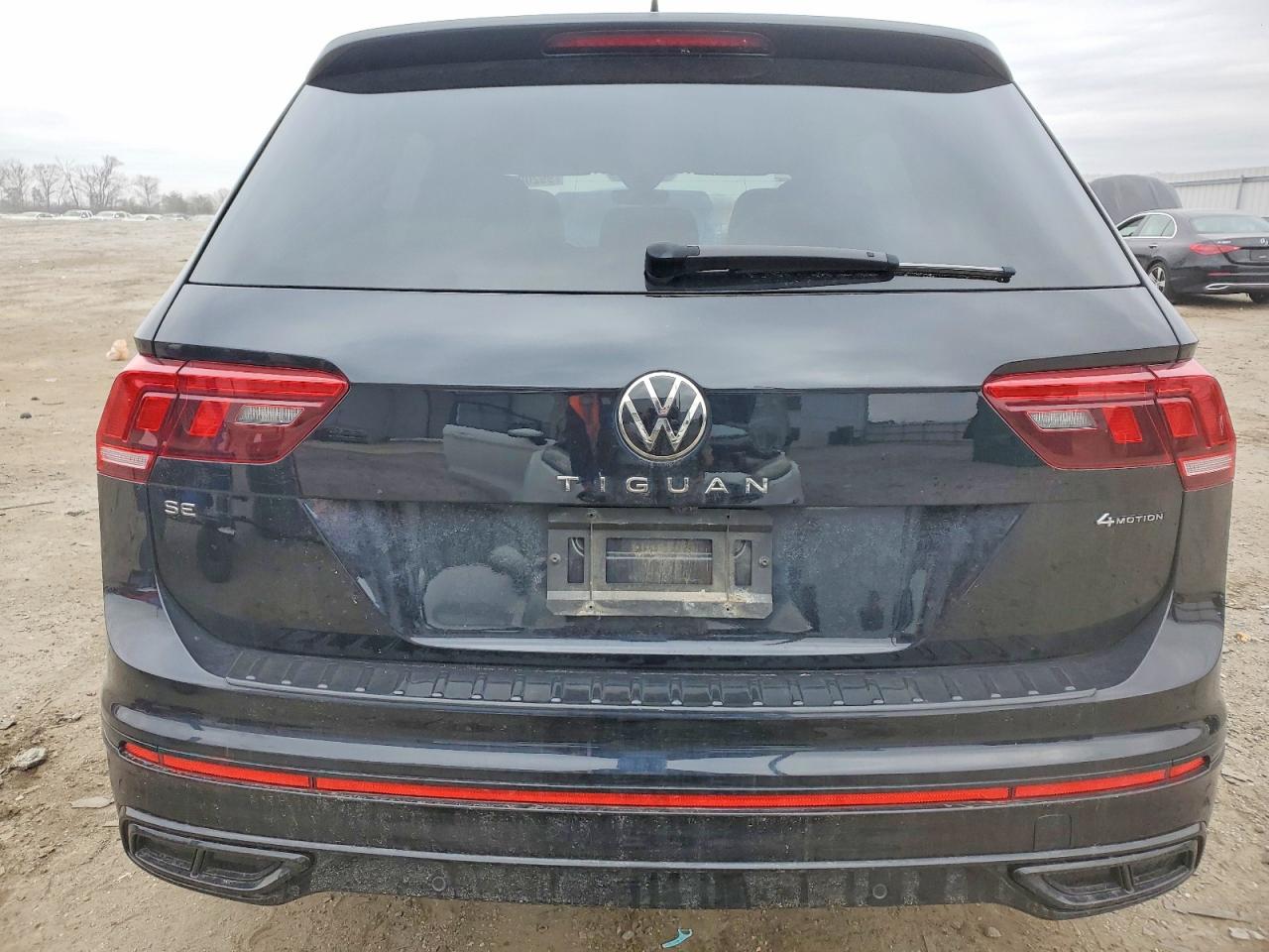2024 VOLKSWAGEN TIGUAN SE R-LINE BLACK photo 6
