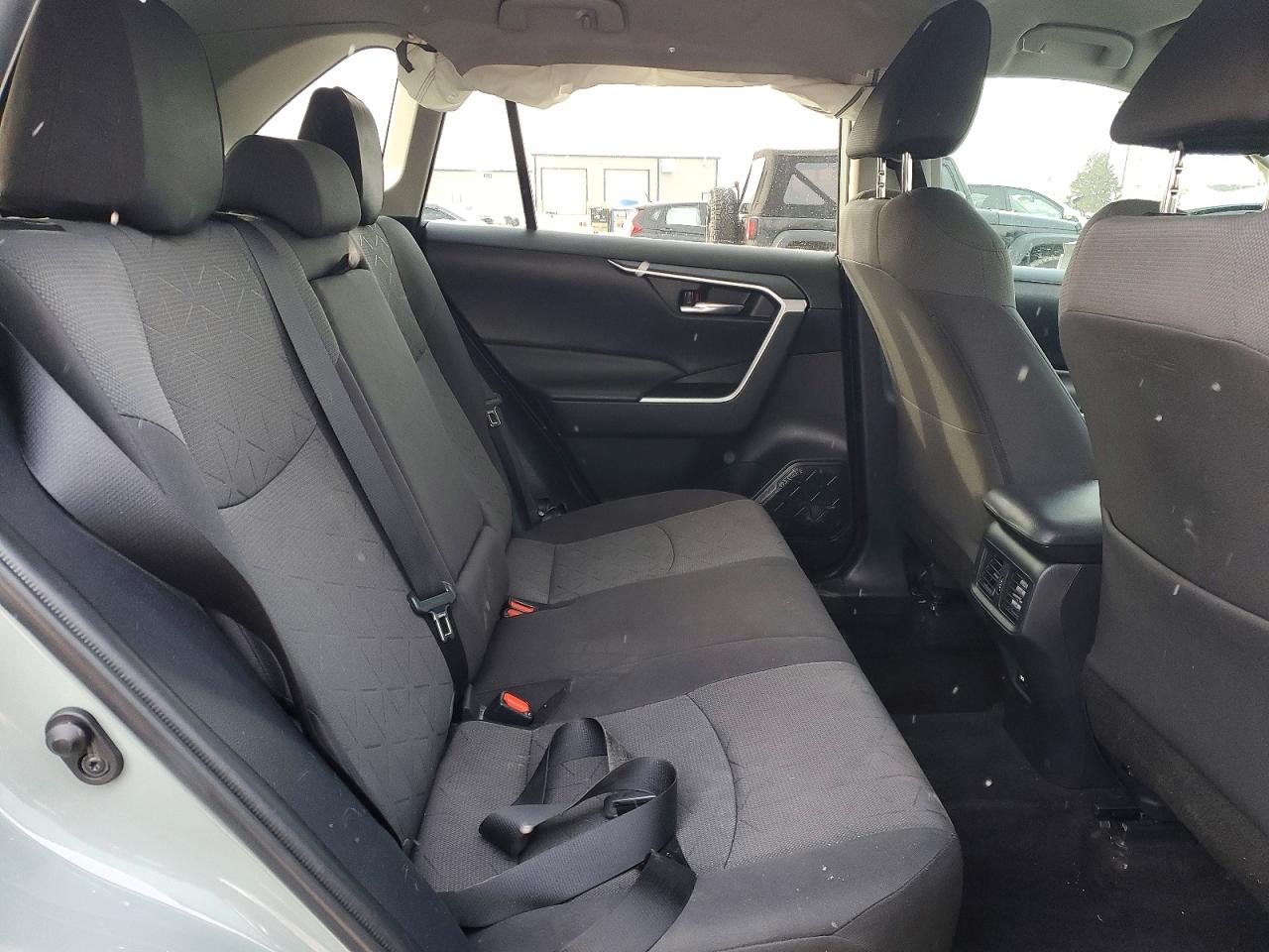 2021 TOYOTA RAV4 XLE photo 11