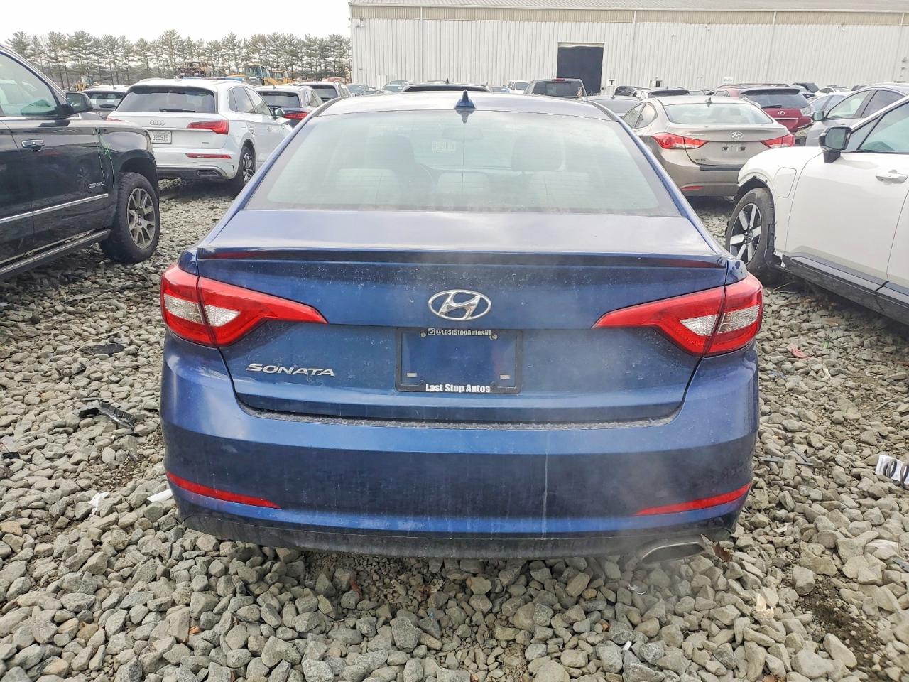 2015 HYUNDAI SONATA SE photo 6
