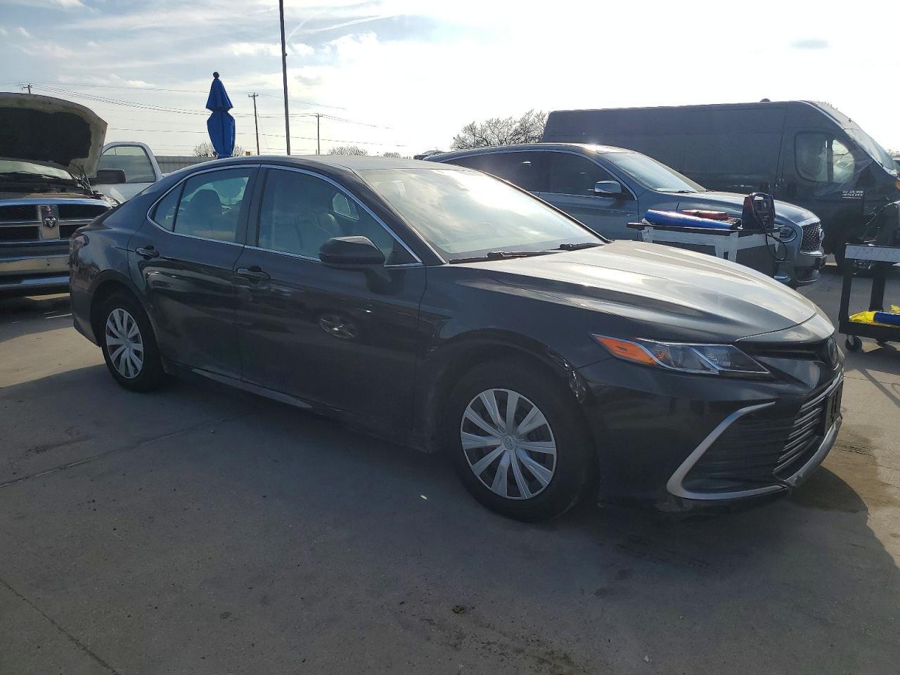 2022 TOYOTA CAMRY LE photo 4