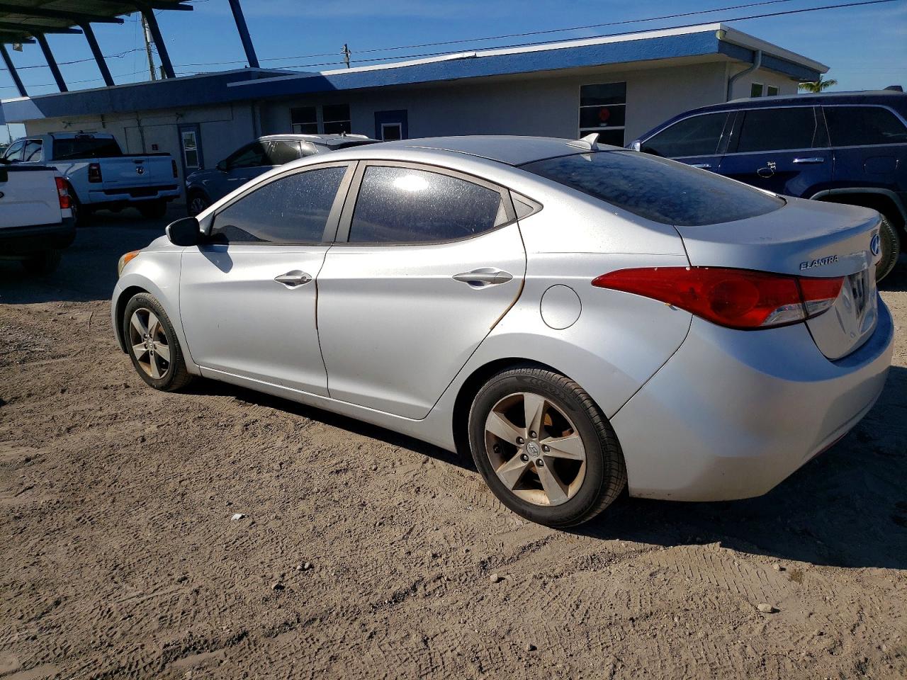 2013 HYUNDAI ELANTRA GLS photo 2