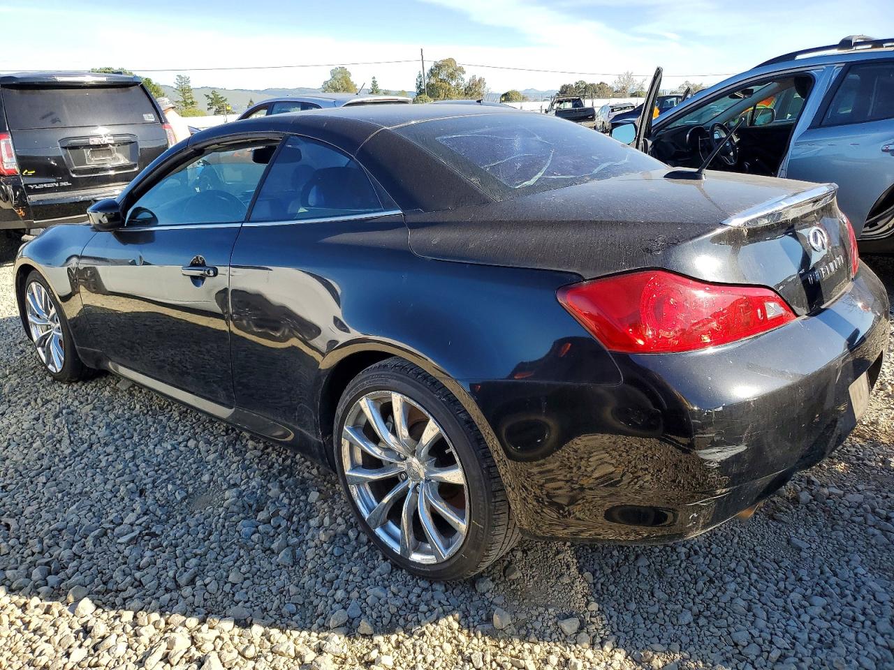 2009 INFINITI G37 photo 2