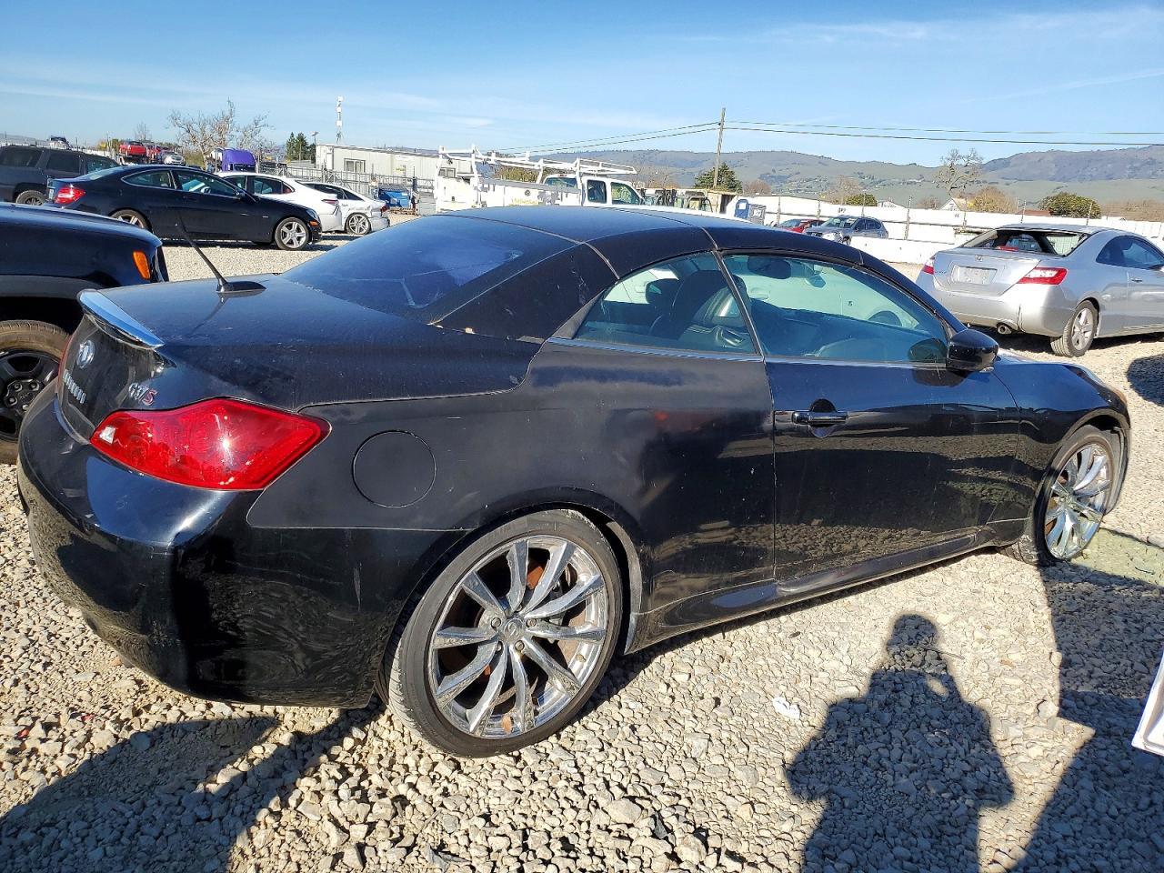 2009 INFINITI G37 photo 3