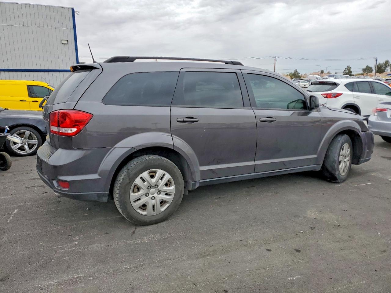 2018 DODGE JOURNEY SXT photo 3
