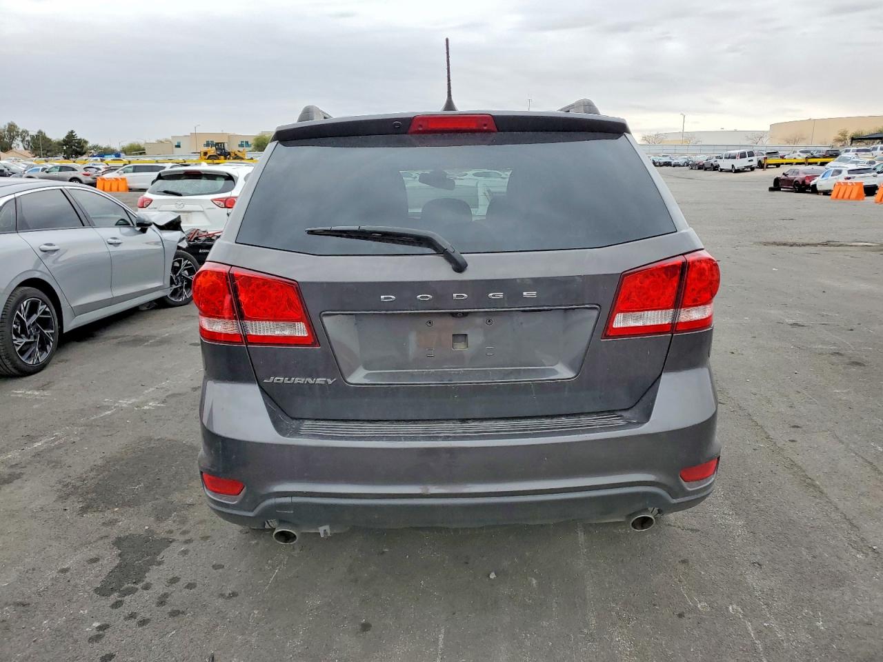 2018 DODGE JOURNEY SXT photo 6
