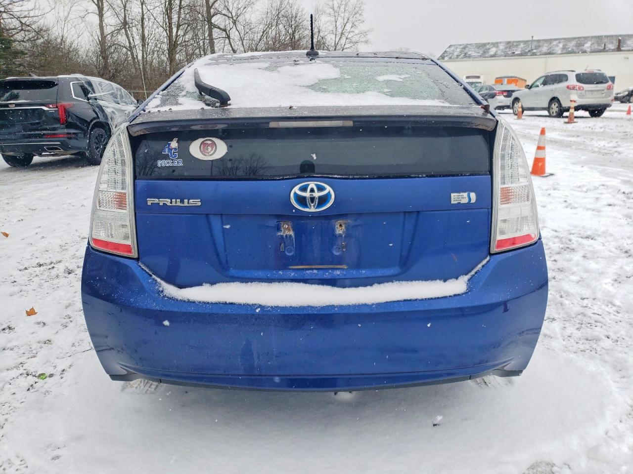 2011 TOYOTA PRIUS TWO photo 6