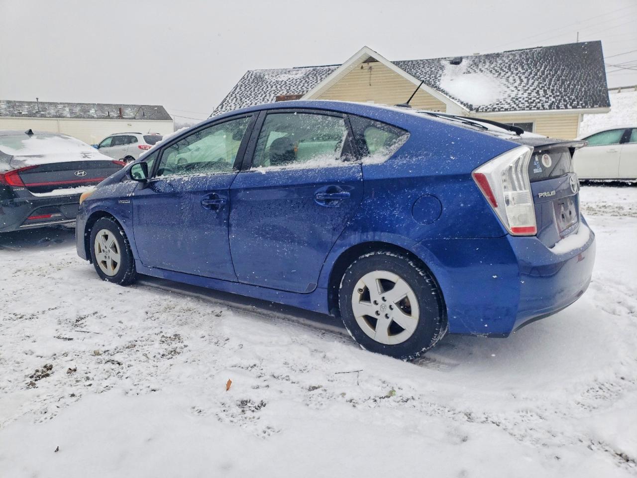2011 TOYOTA PRIUS TWO photo 2