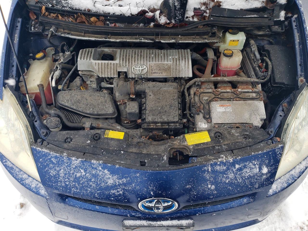 2011 TOYOTA PRIUS TWO photo 11