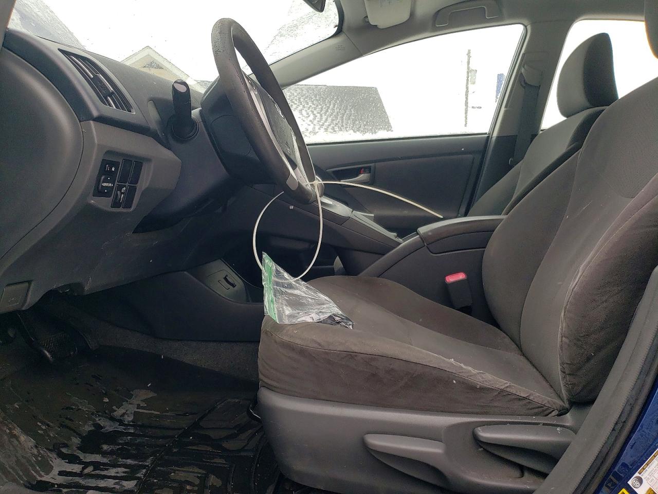 2011 TOYOTA PRIUS TWO photo 7