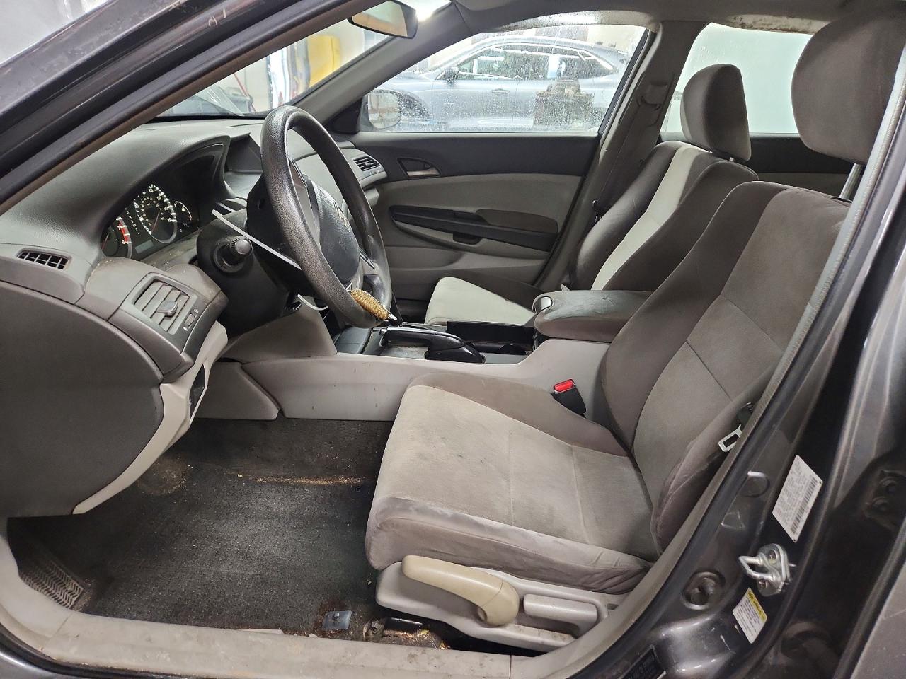 2009 HONDA ACCORD LX photo 7