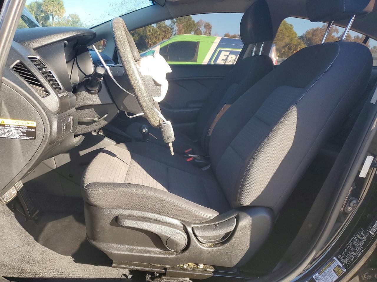 2017 KIA FORTE LX photo 7