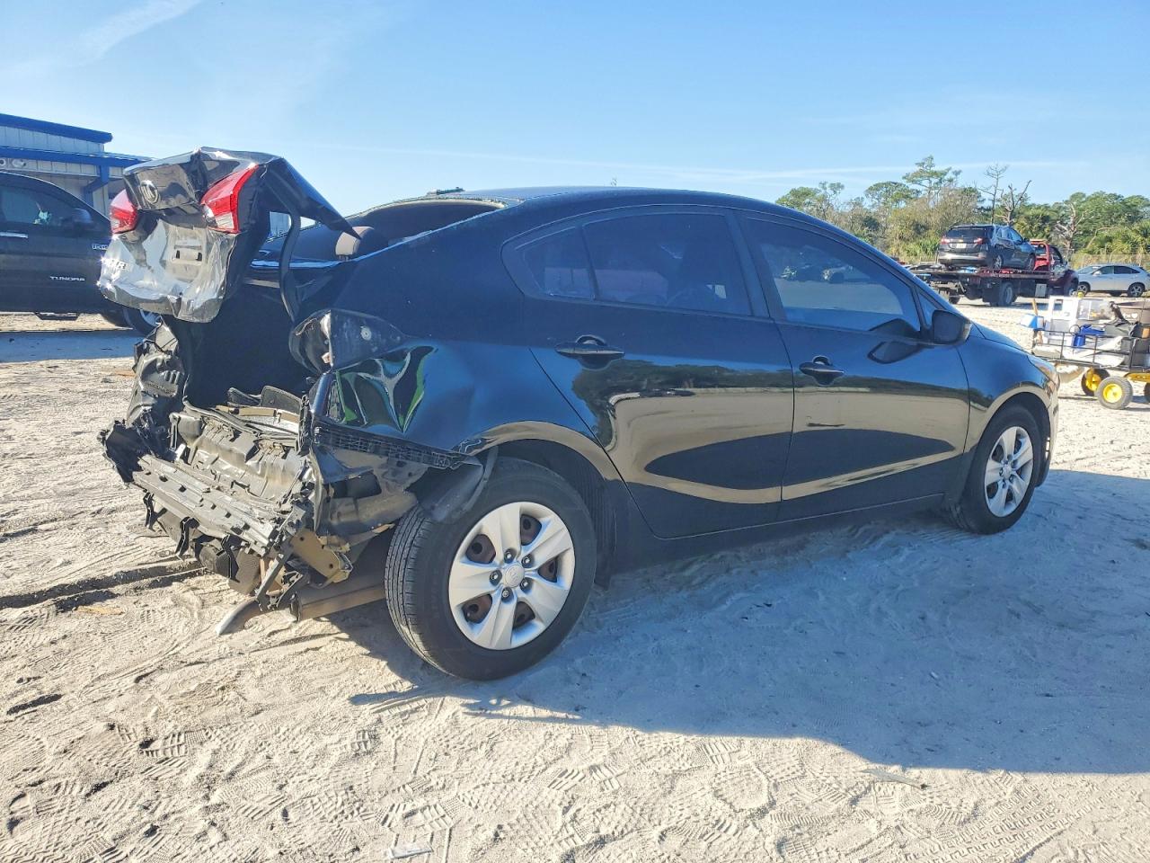2017 KIA FORTE LX photo 3