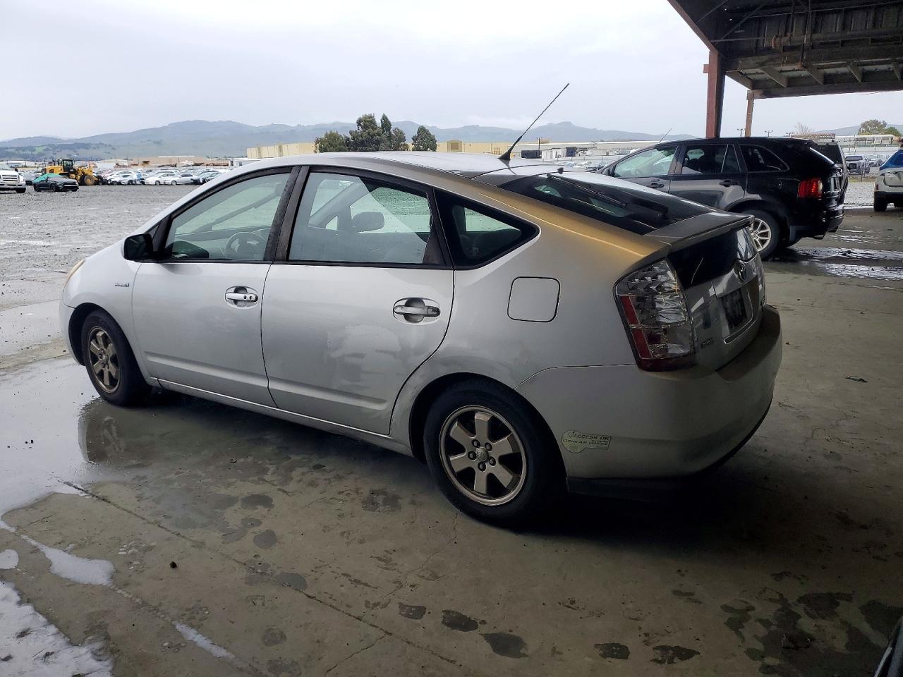 2007 TOYOTA PRIUS photo 2