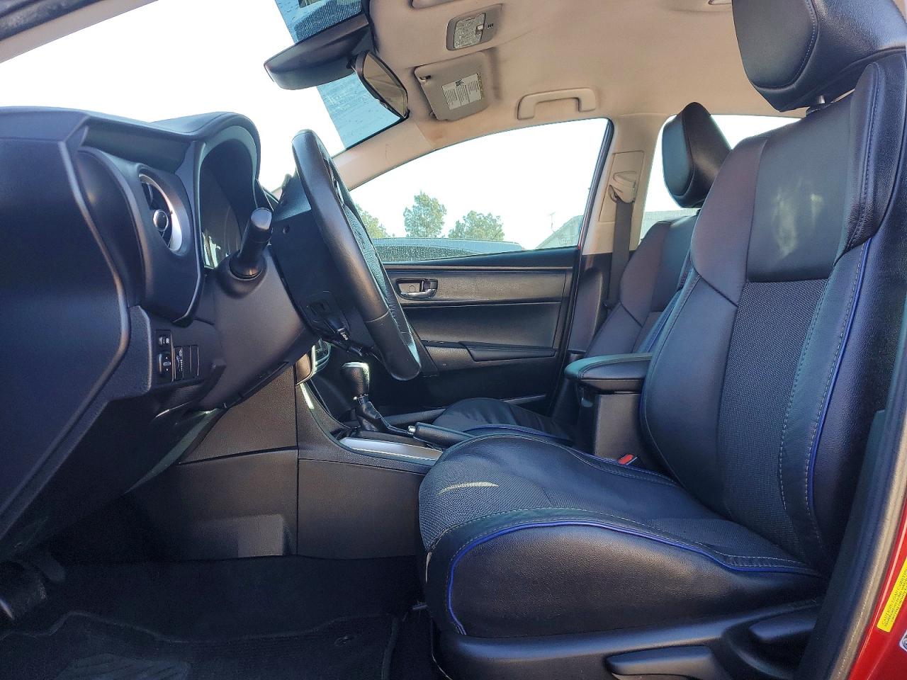2018 TOYOTA COROLLA L photo 3