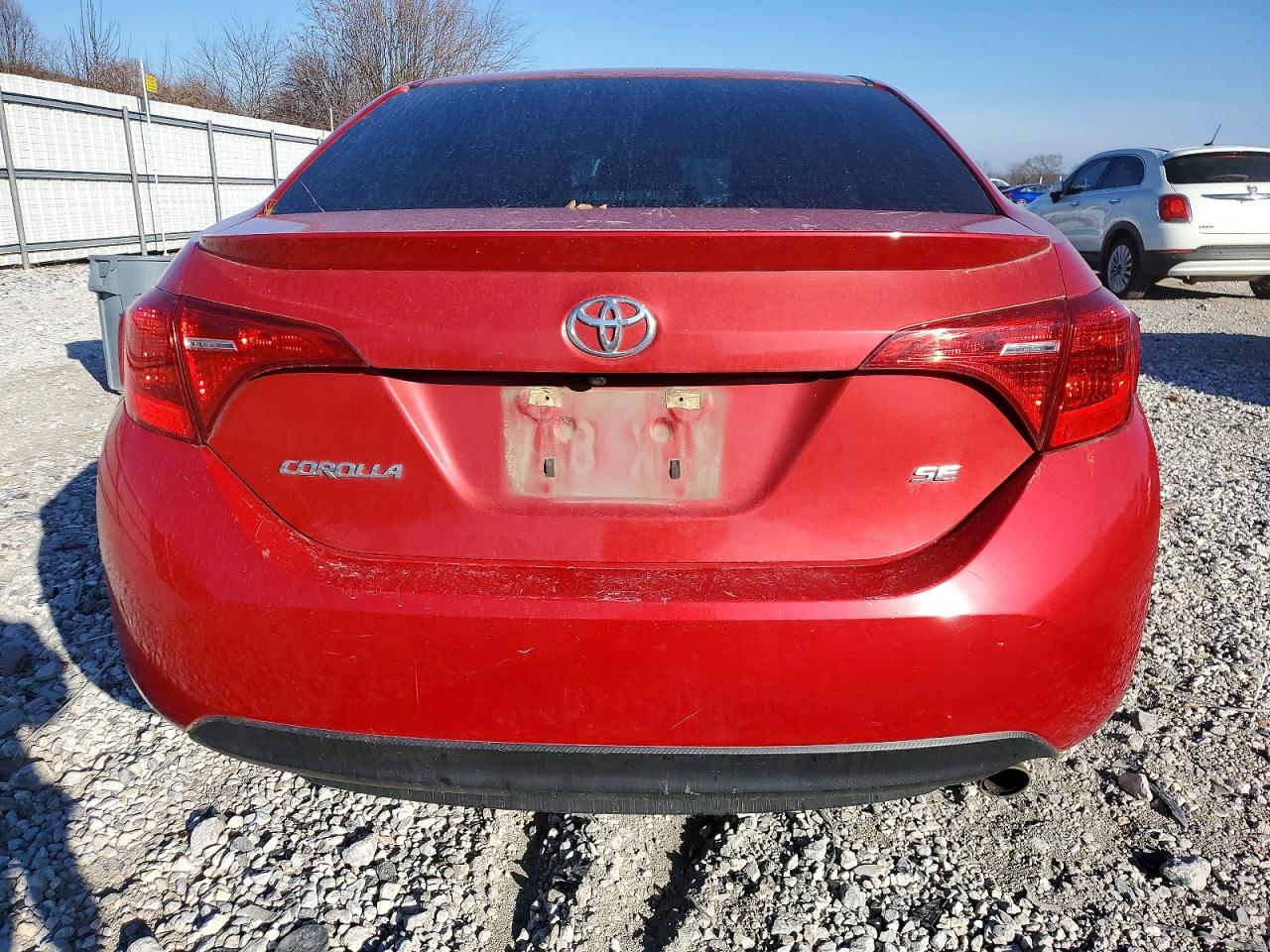 2018 TOYOTA COROLLA L photo 2