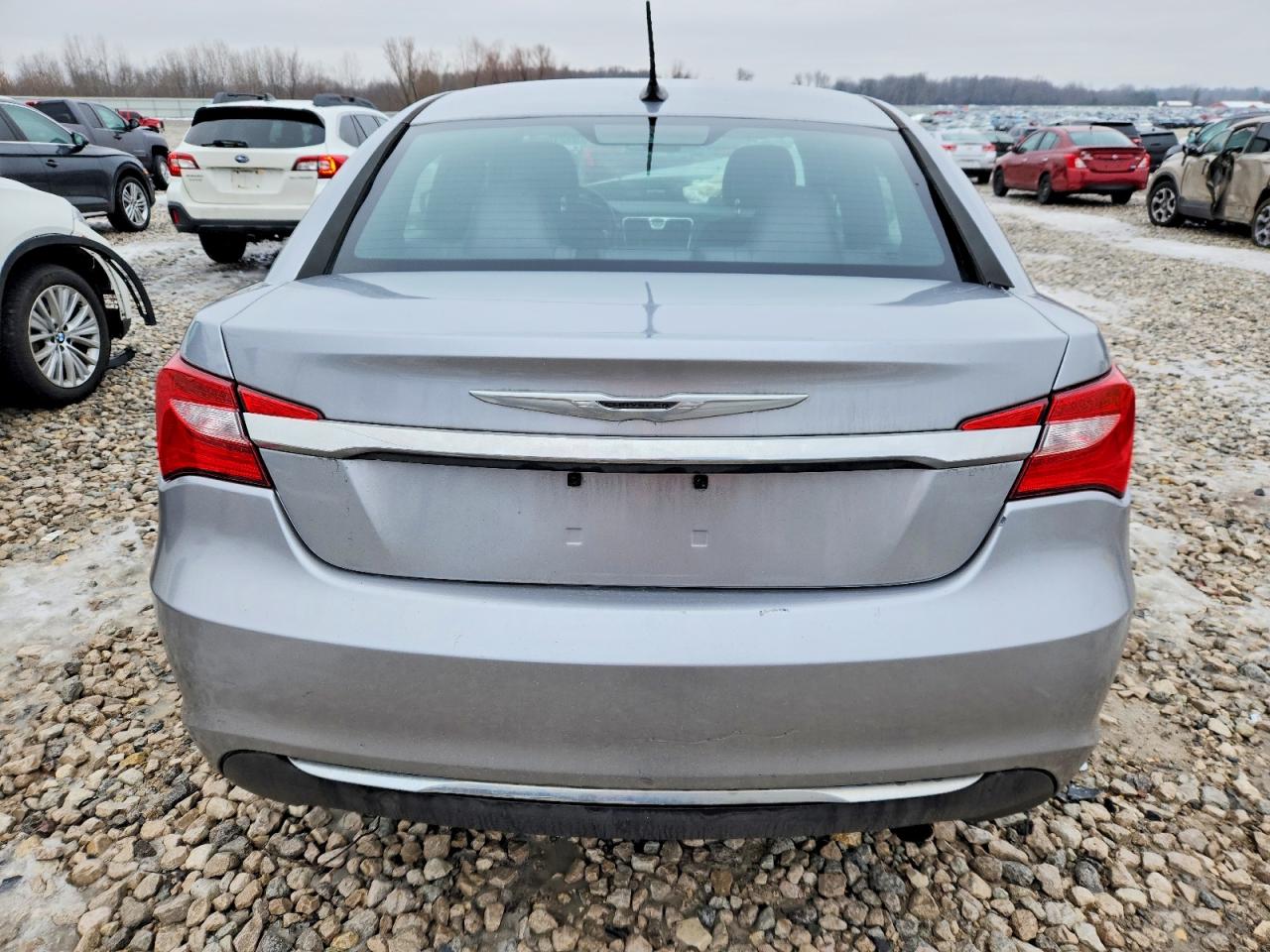 2013 CHRYSLER 200 TOURING photo 6