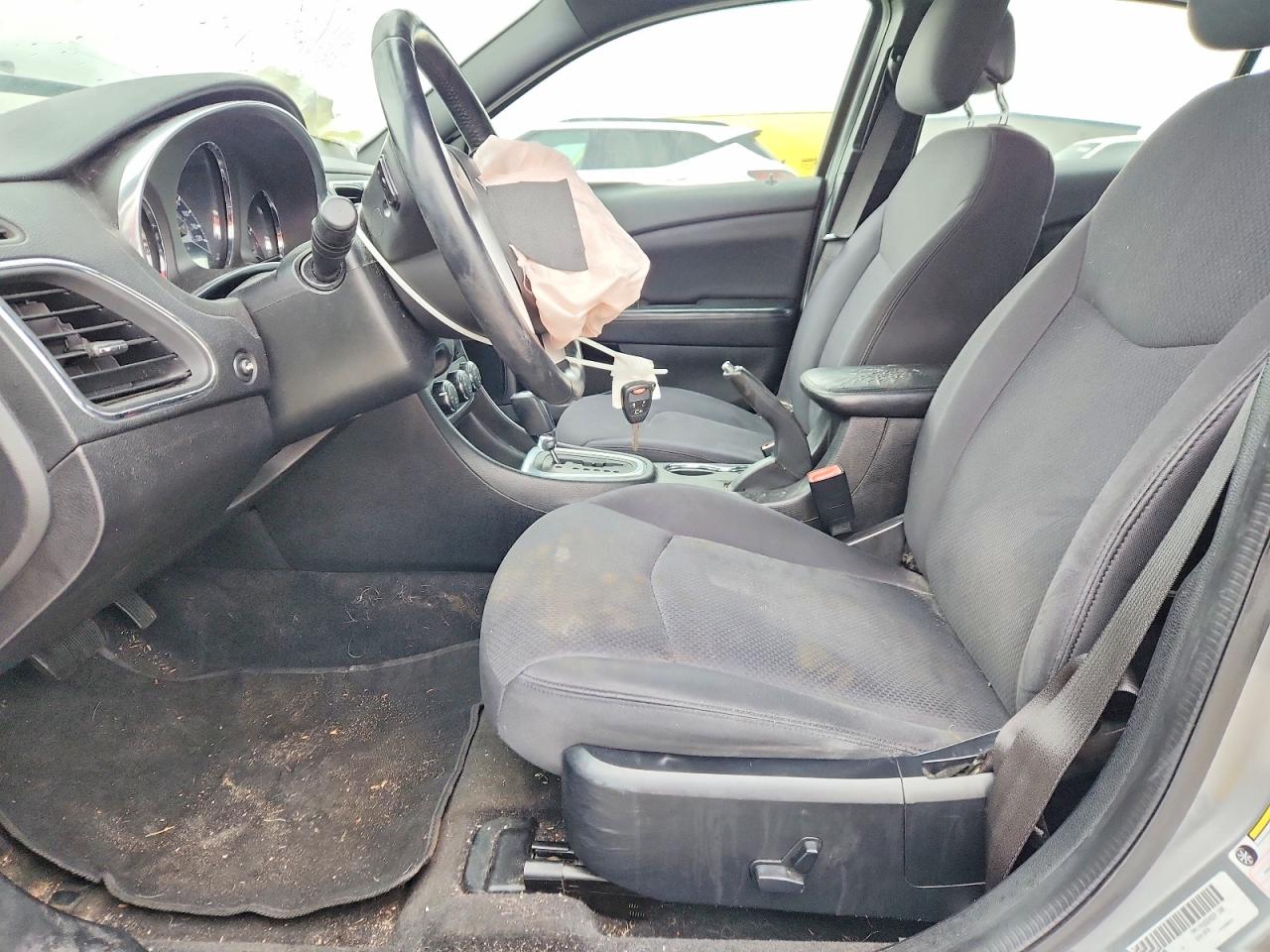 2013 CHRYSLER 200 TOURING photo 7