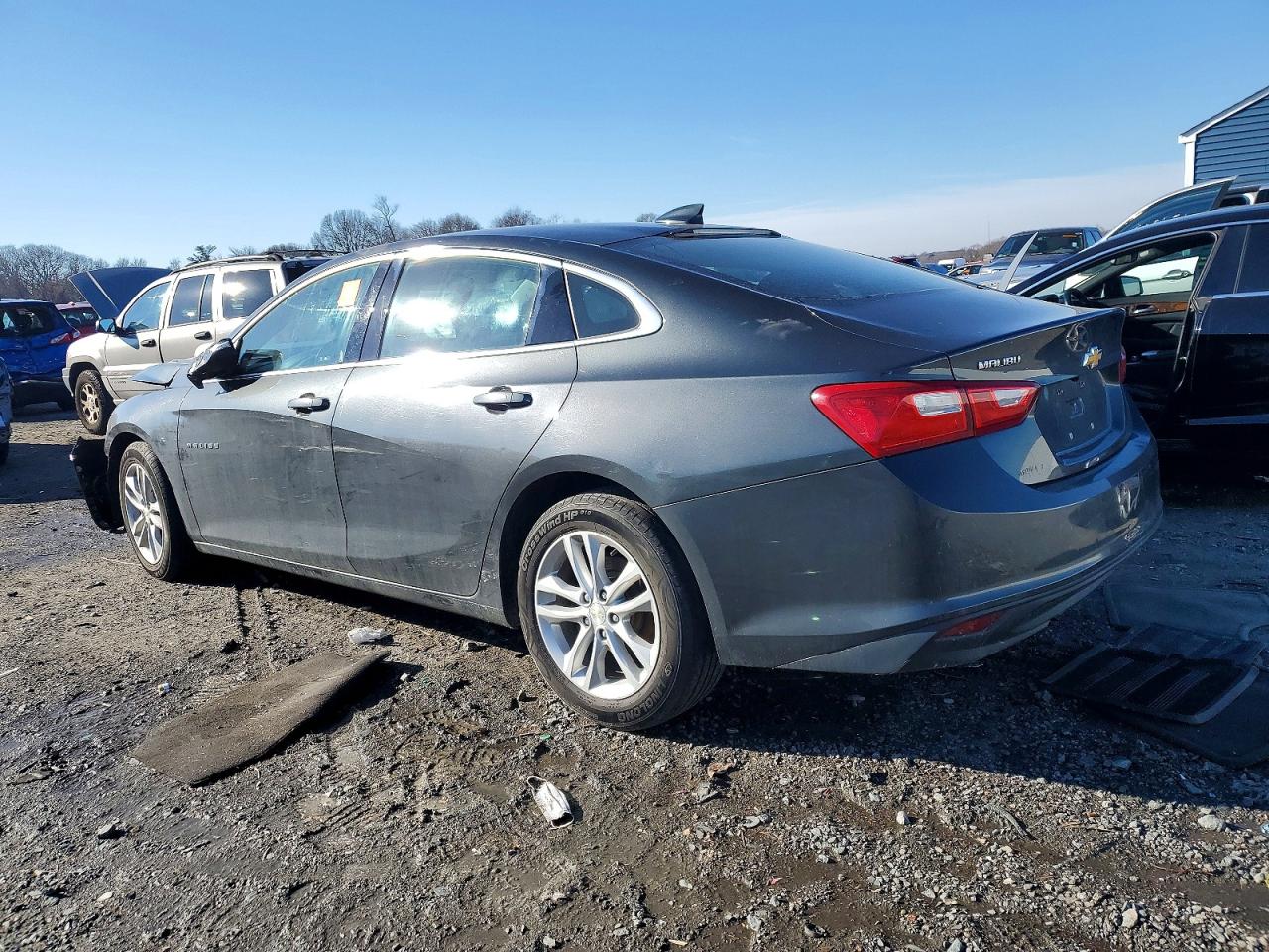 2018 CHEVROLET MALIBU LT photo 2
