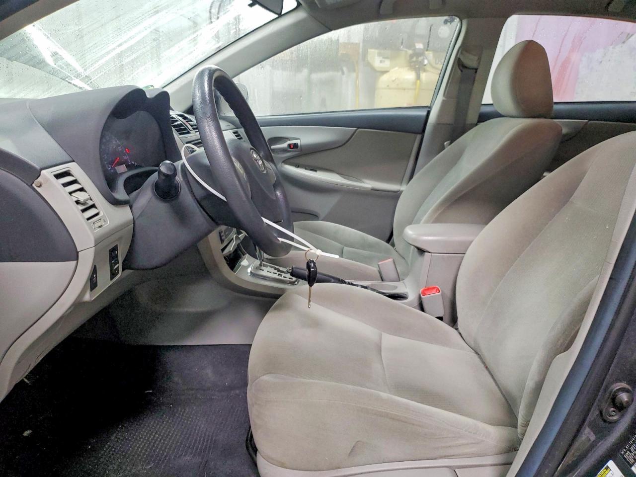2013 TOYOTA COROLLA BASE photo 7