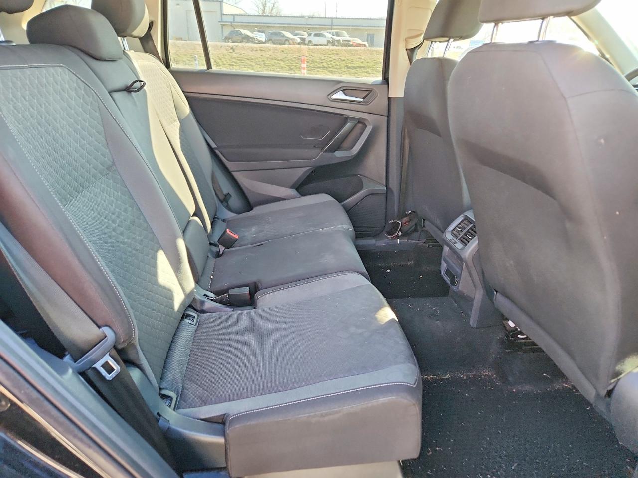 2021 VOLKSWAGEN TIGUAN S photo 11