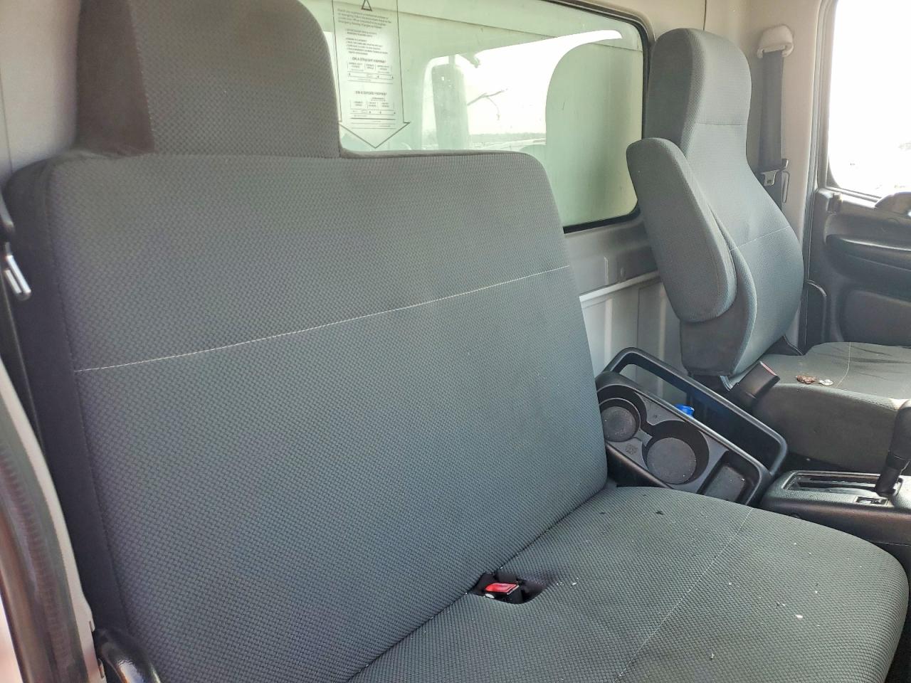 2018 HINO 258/268 BOX TRUCK photo 6