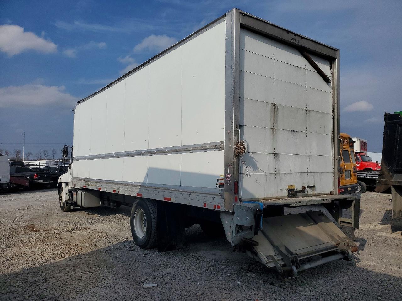 2018 HINO 258/268 BOX TRUCK photo 3