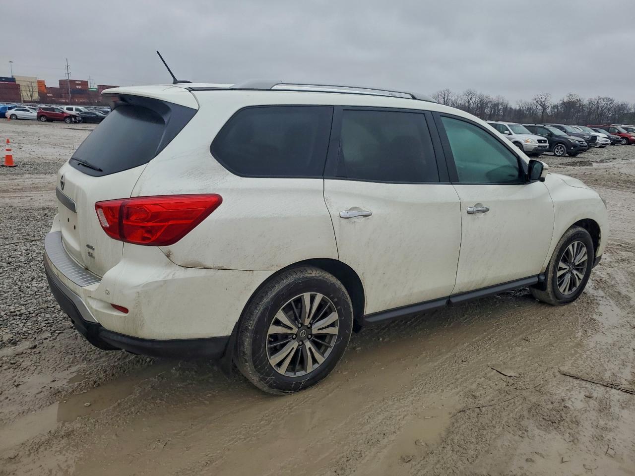 2017 NISSAN PATHFINDER S photo 3