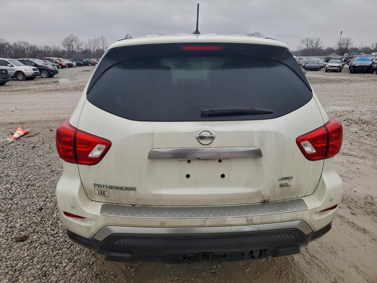 2017 NISSAN PATHFINDER S photo 6