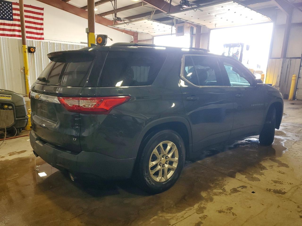 2020 CHEVROLET TRAVERSE LT photo 3