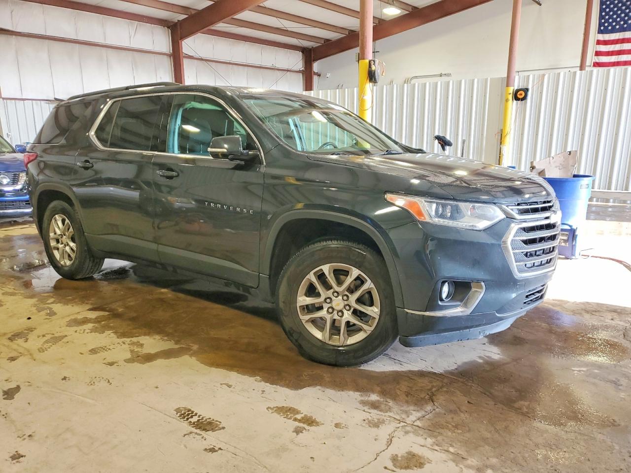 2020 CHEVROLET TRAVERSE LT photo 4