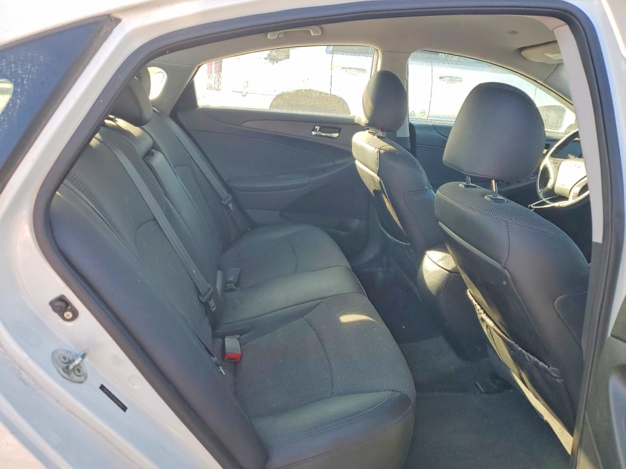 2012 HYUNDAI SONATA SE photo 10