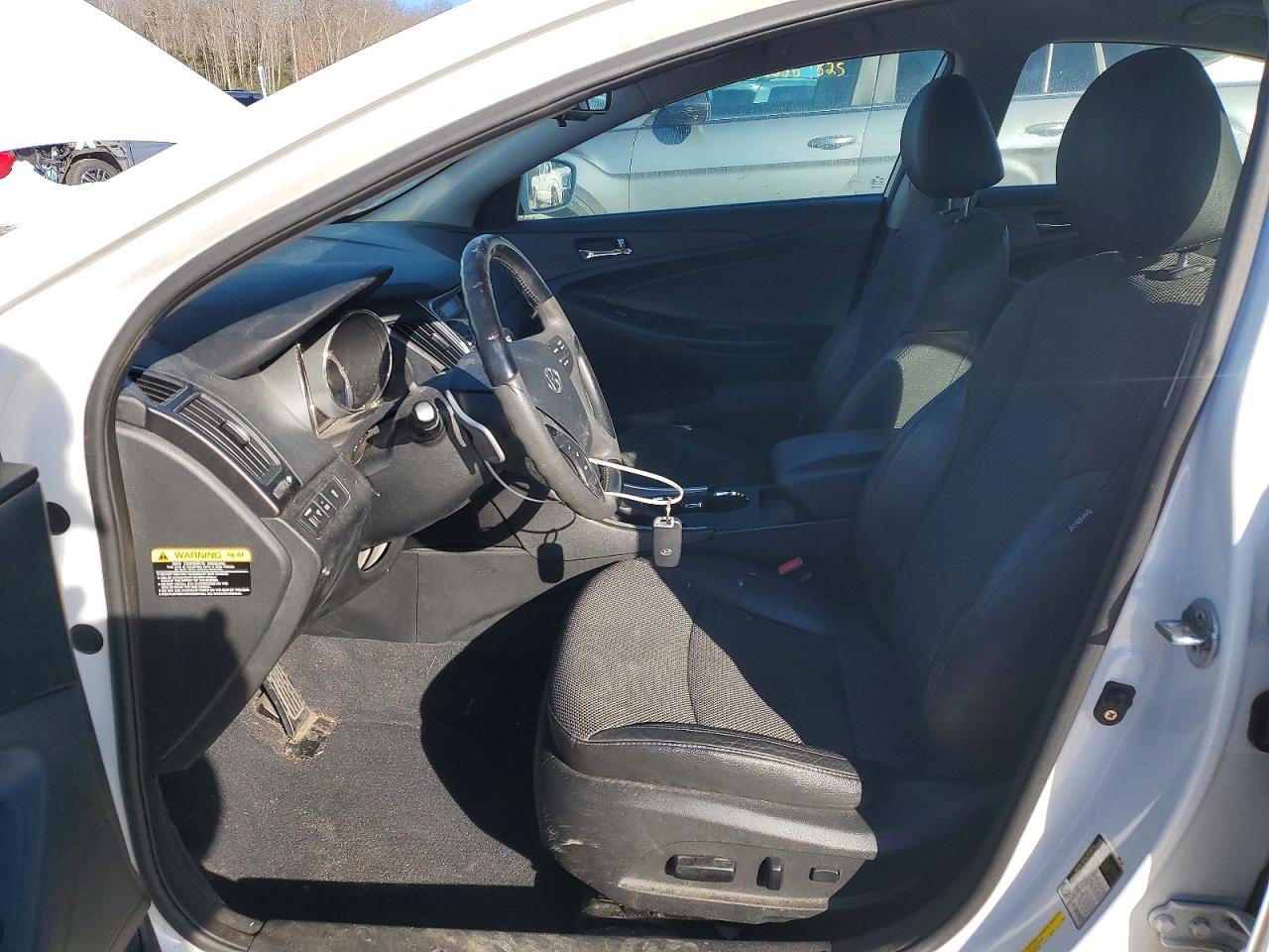 2012 HYUNDAI SONATA SE photo 7