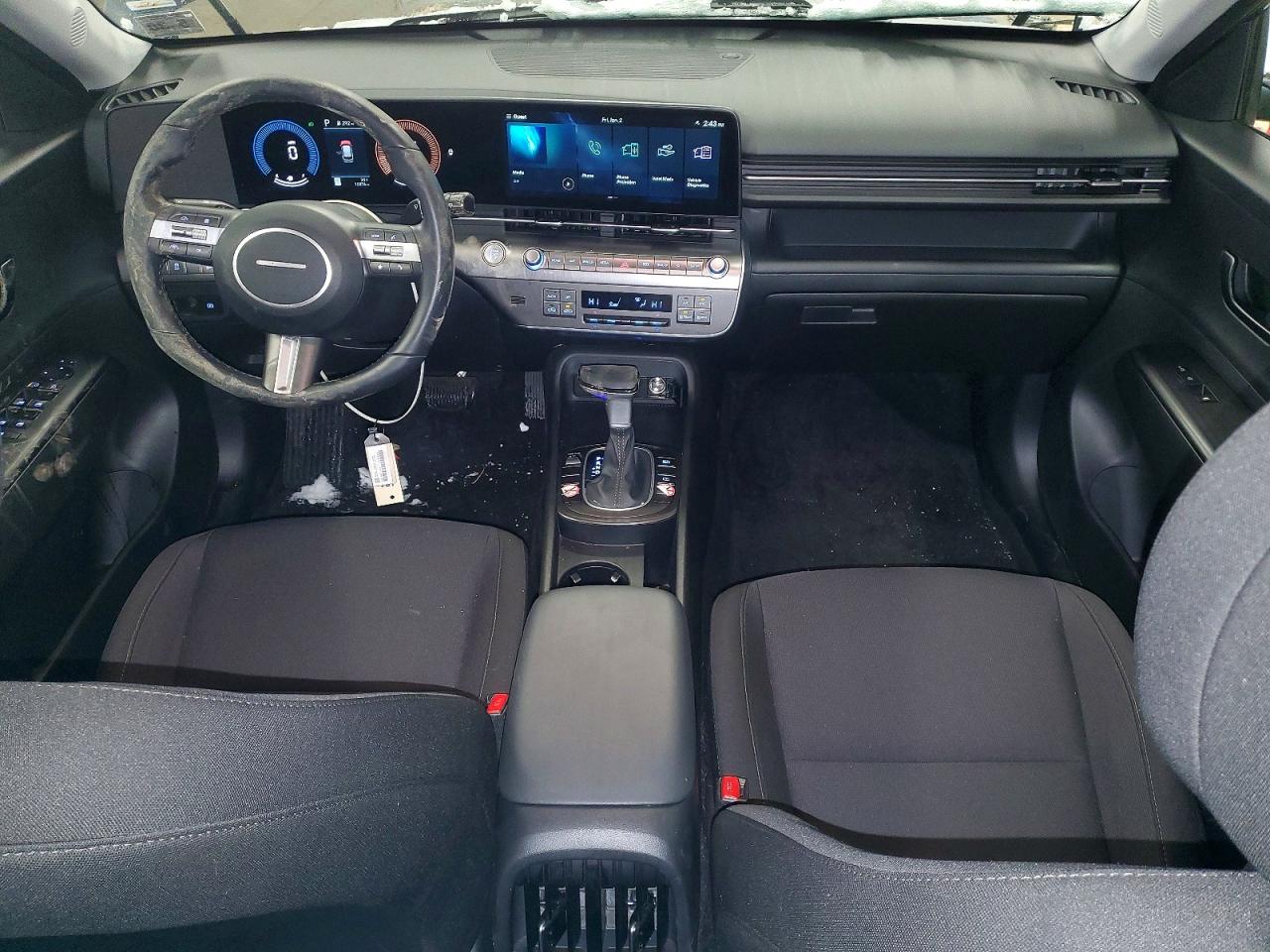 2025 HYUNDAI KONA SEL photo 8