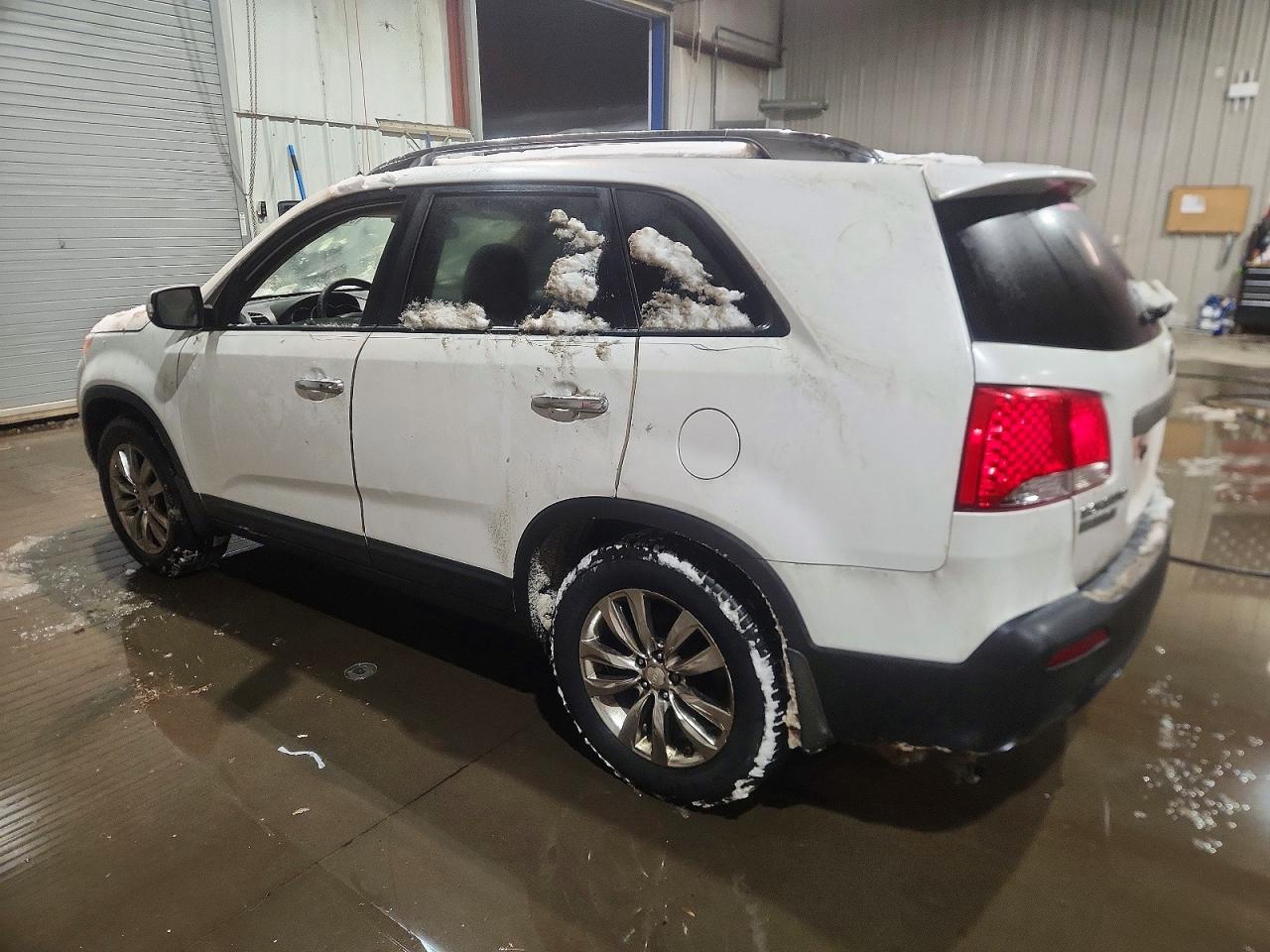 2011 KIA SORENTO EX photo 2