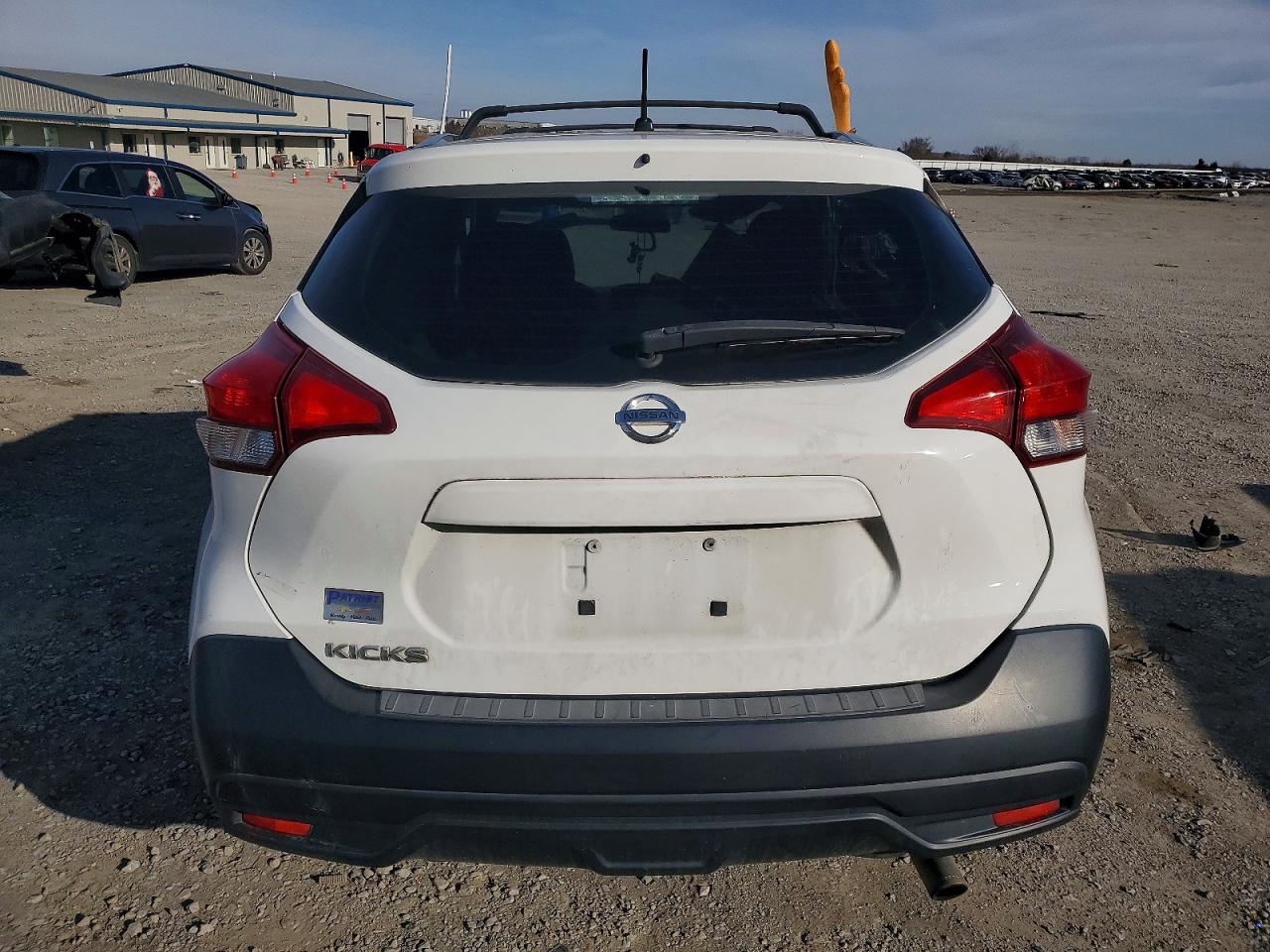 2018 NISSAN KICKS S photo 6