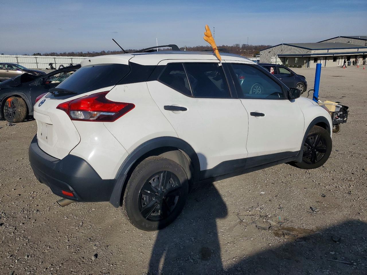 2018 NISSAN KICKS S photo 3