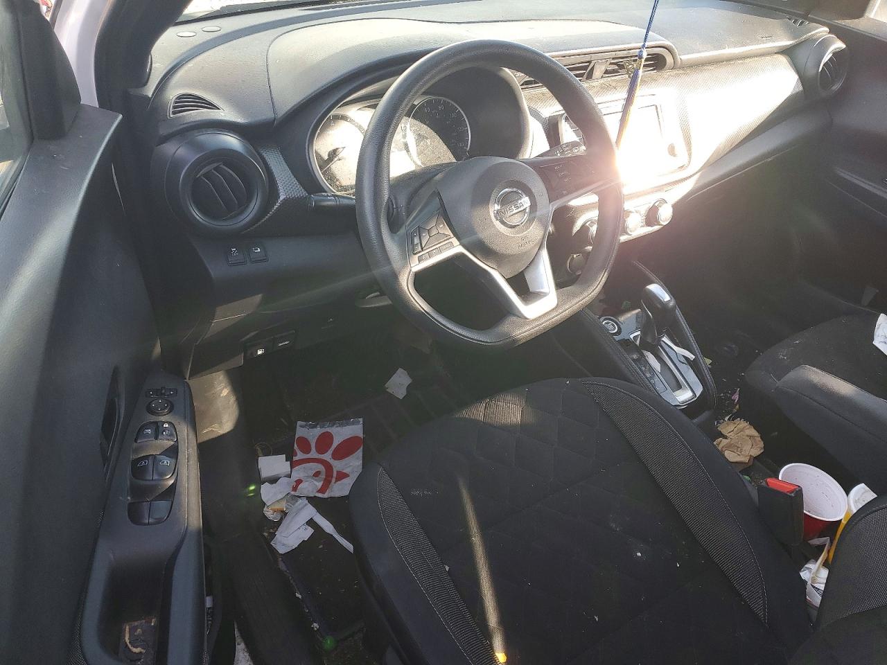2018 NISSAN KICKS S photo 8