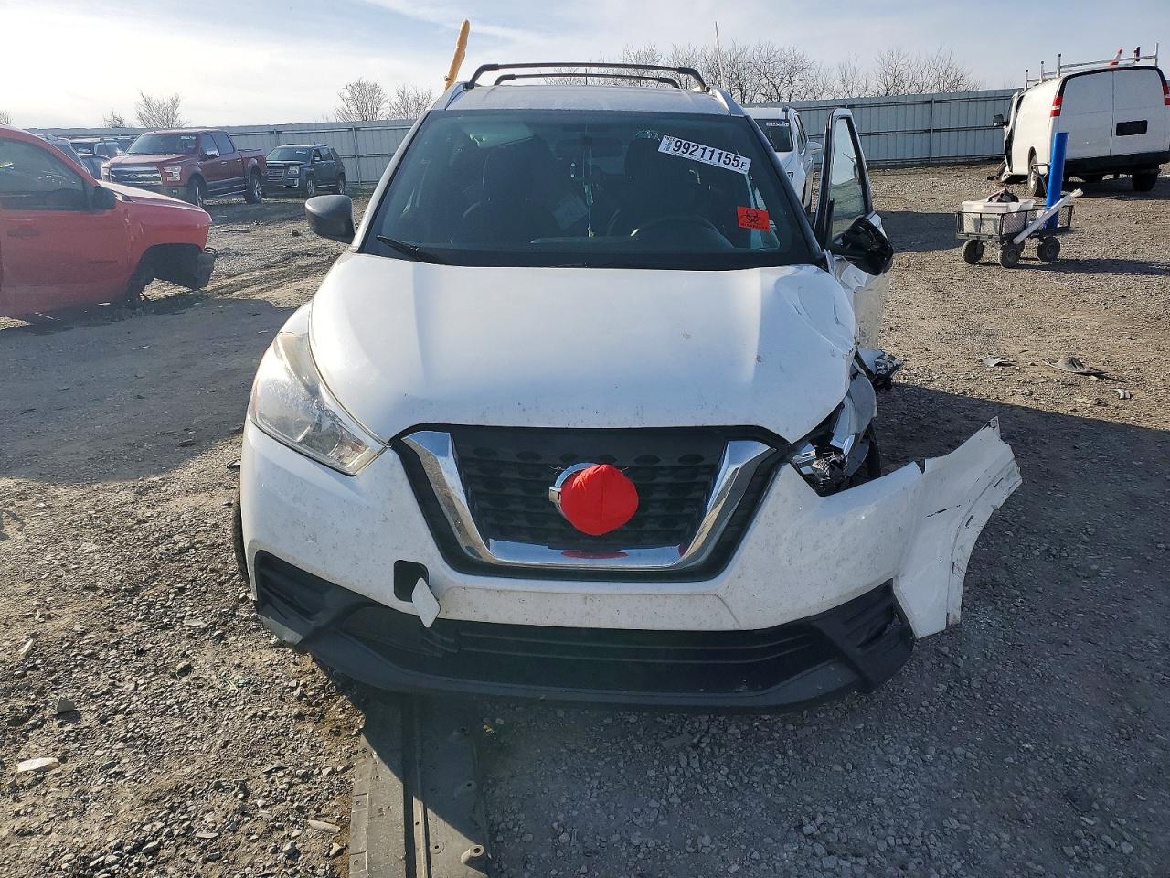 2018 NISSAN KICKS S photo 5