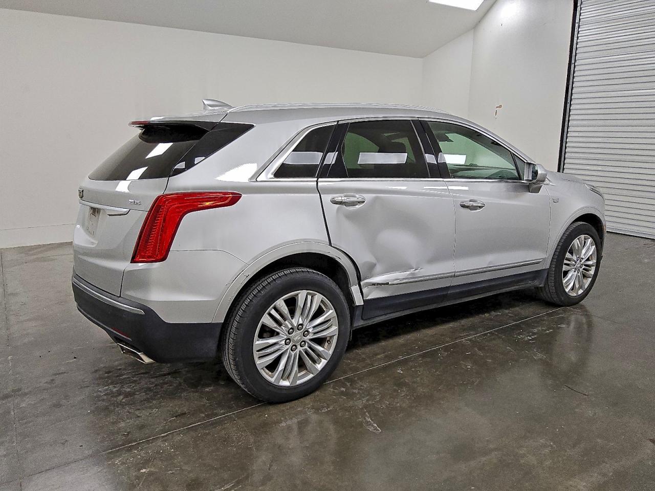 2019 CADILLAC XT5 PREMIUM LUXURY photo 3