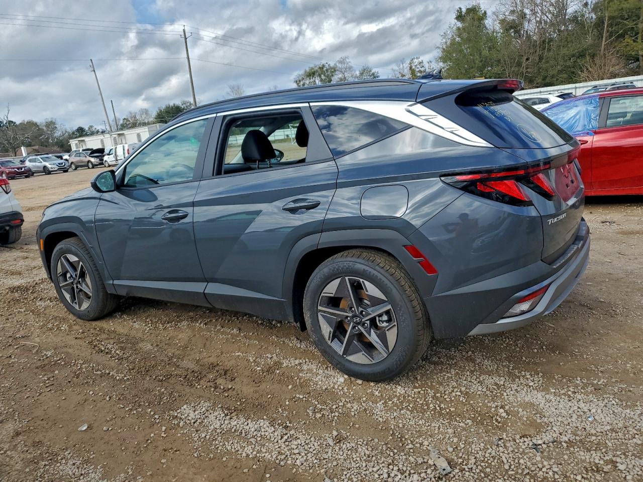 2026 HYUNDAI TUCSON SEL photo 2