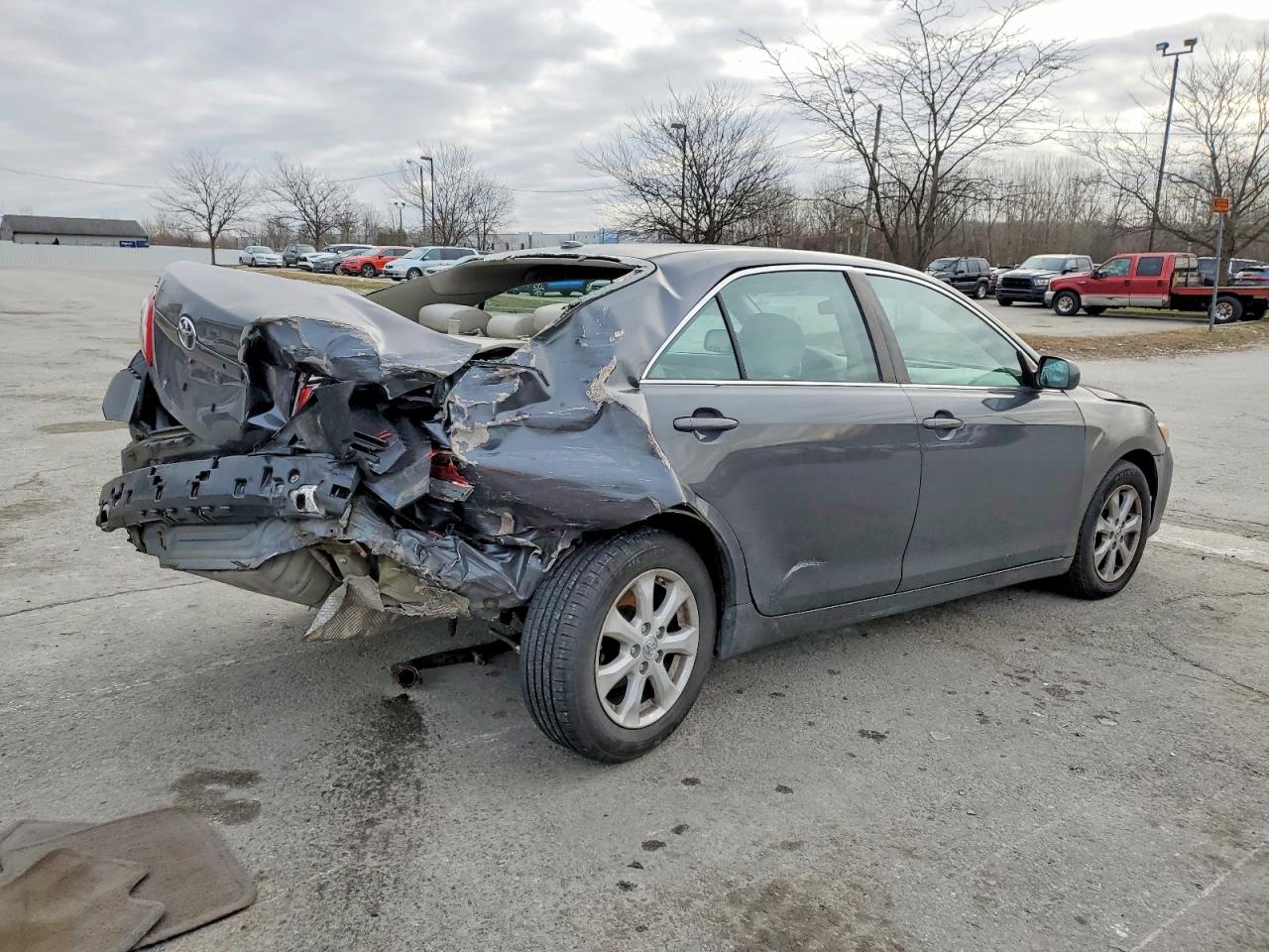 2011 TOYOTA CAMRY BASE photo 3