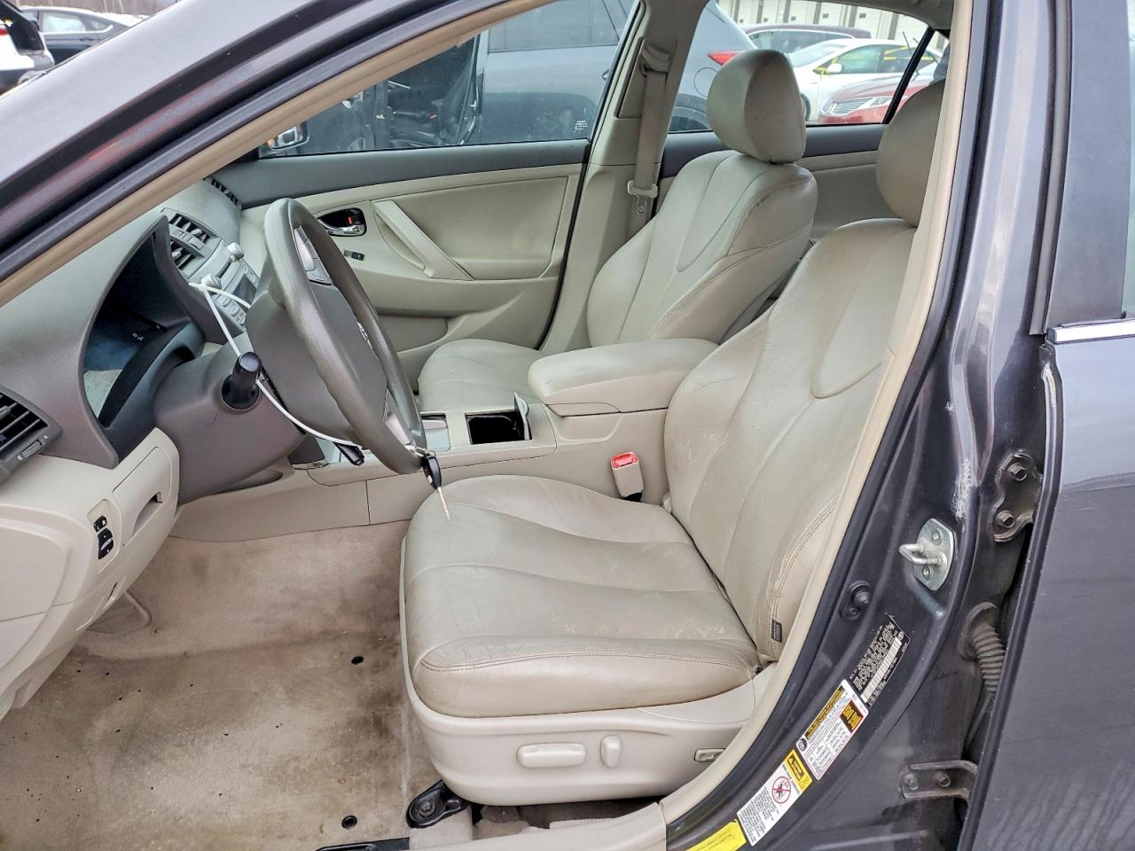 2011 TOYOTA CAMRY BASE photo 7